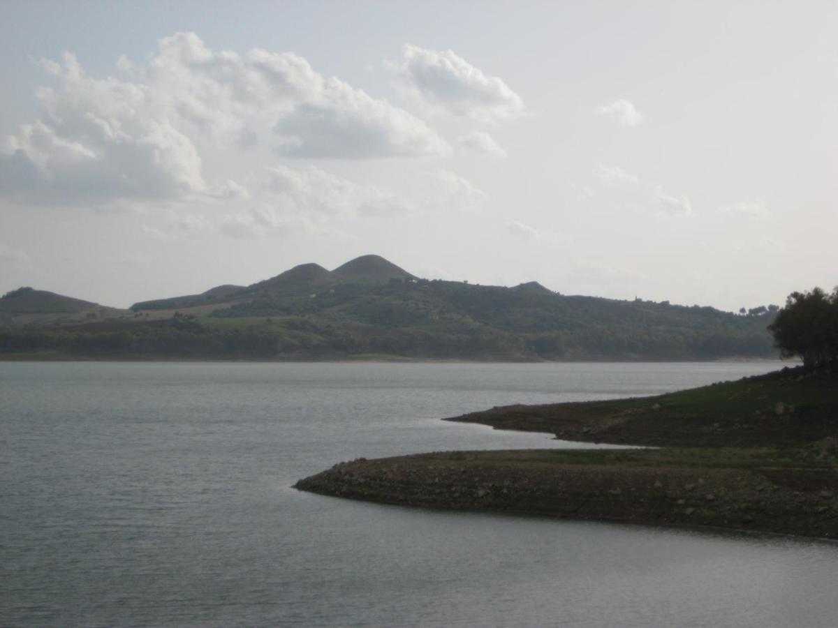 Oasi Del Lago Regalbuto Экстерьер фото